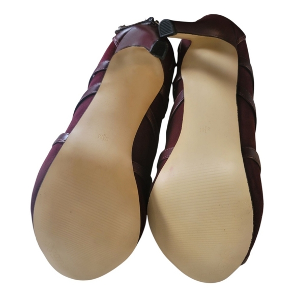 GUESS ADALIND2 Burgundy Suede Bootie - Picture 6 of 6